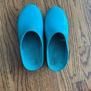 Women’s Calzuro Clogs